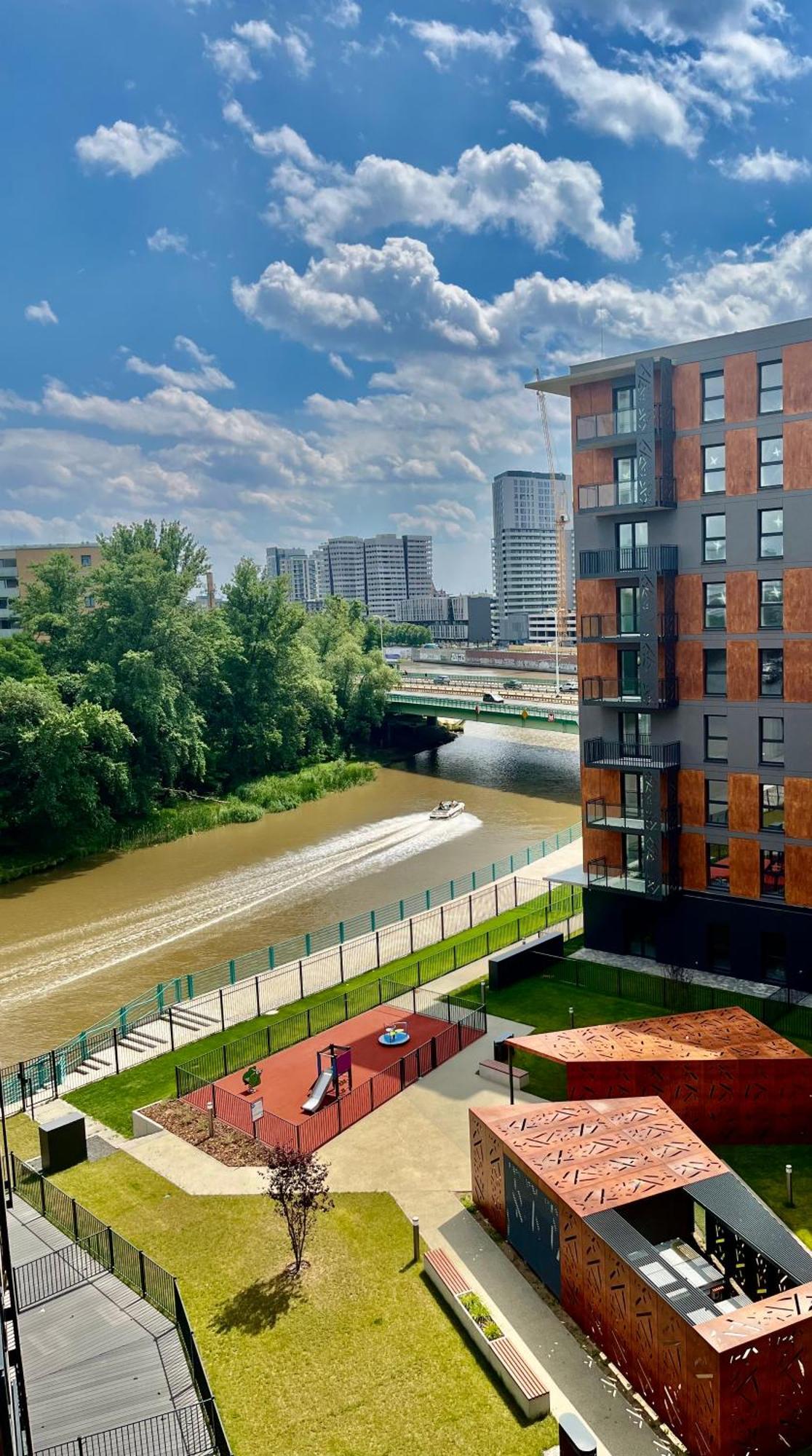 Jesionowe Apartamenty Nad Odra, Stare Miasto, Sauna W Jednym, Klimatyzacja , Garaz Podziemny 0 Zl, Odra River , Old Town, New Building, Air Conditioning, Sauna-One, Underground Garage Free ヴロツワフ エクステリア 写真