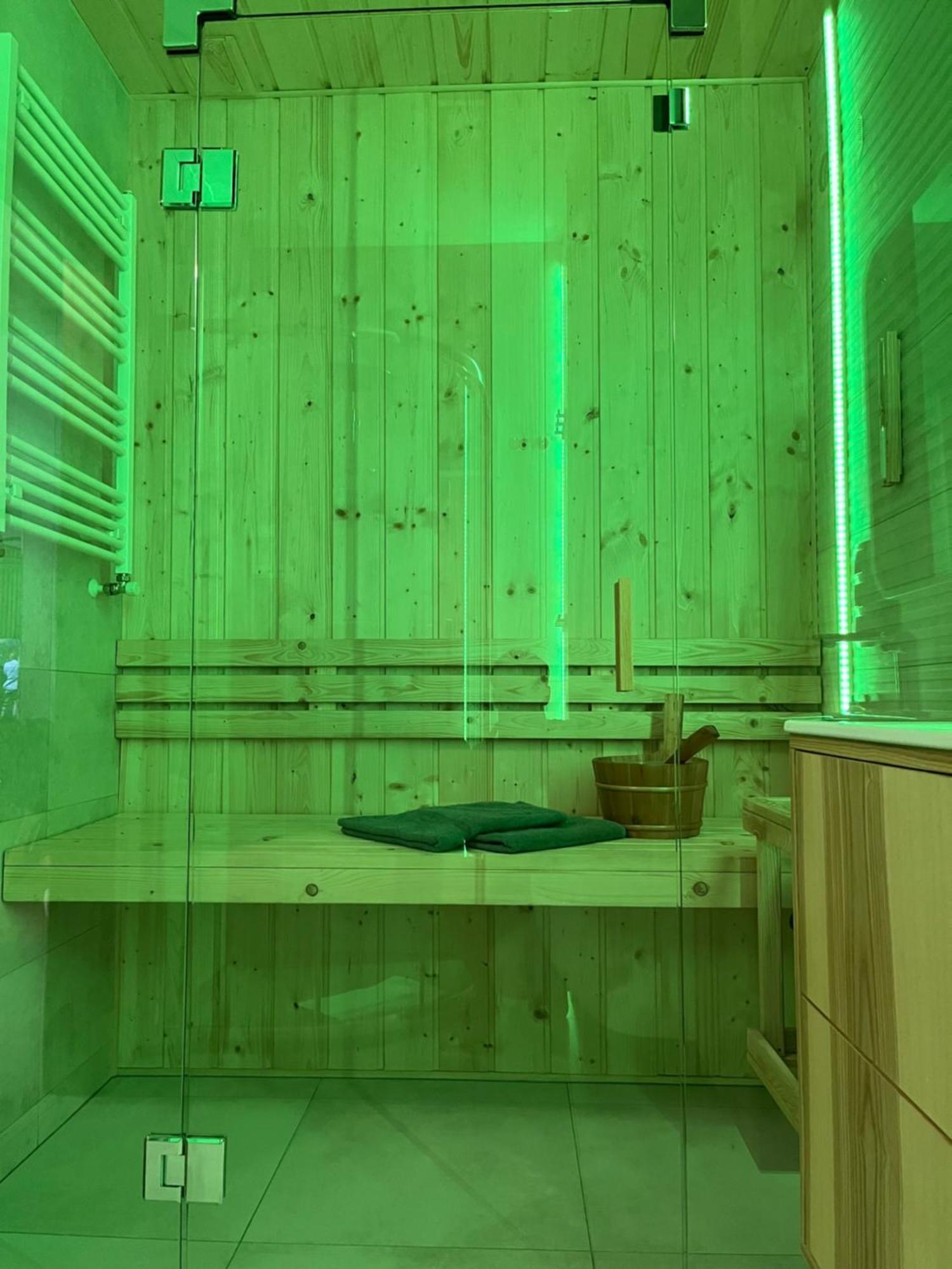 Jesionowe Apartamenty Nad Odra, Stare Miasto, Sauna W Jednym, Klimatyzacja , Garaz Podziemny 0 Zl, Odra River , Old Town, New Building, Air Conditioning, Sauna-One, Underground Garage Free ヴロツワフ エクステリア 写真
